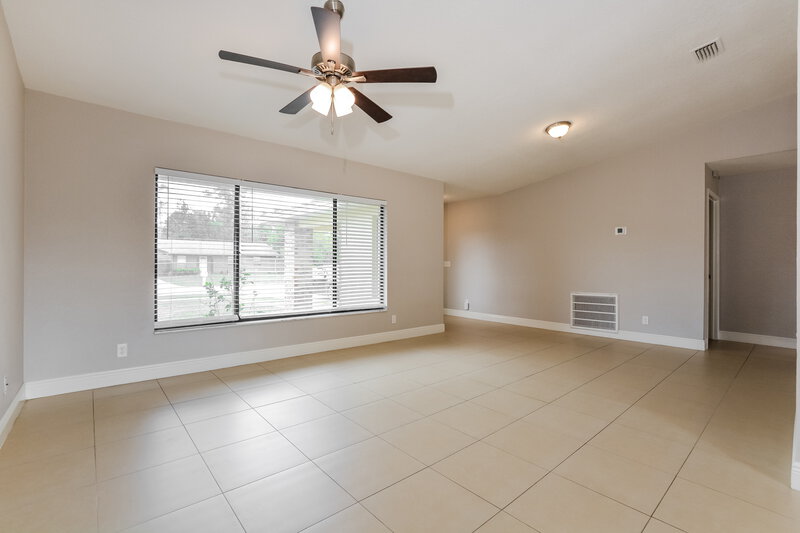 2,355/Mo, 8431 Alveron Ave Orlando, FL 32817 Living Room View 2