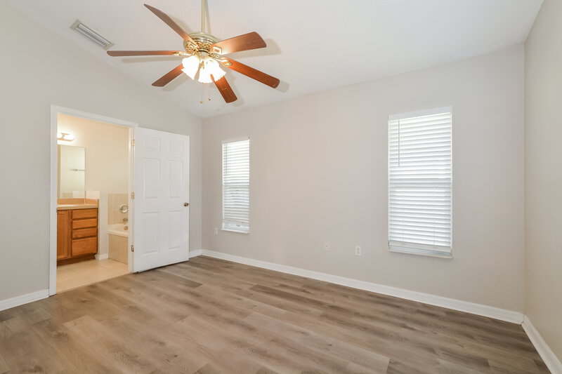 1,825/Mo, 31074 Lochmore Cir Sorrento, FL 32776 Main Bedroom View