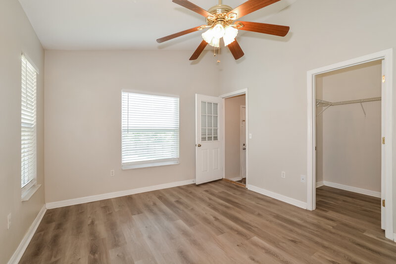 1,825/Mo, 31074 Lochmore Cir Sorrento, FL 32776 Main Bedroom View 2