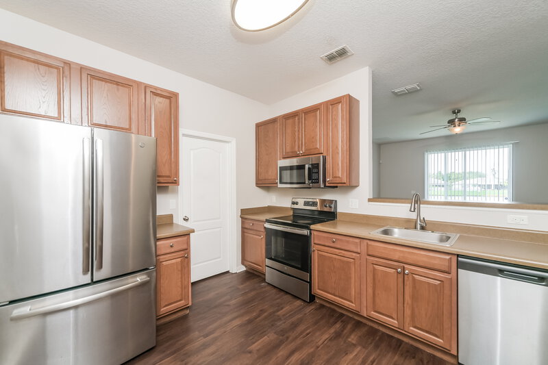 1,745/Mo, 2220 Paria Ln Kissimmee, FL 34758 Kitchen View 2