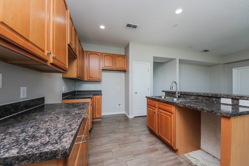 2,230/Mo, 3537 Harlequin Dr Saint Cloud, FL 34772 Kitchen View