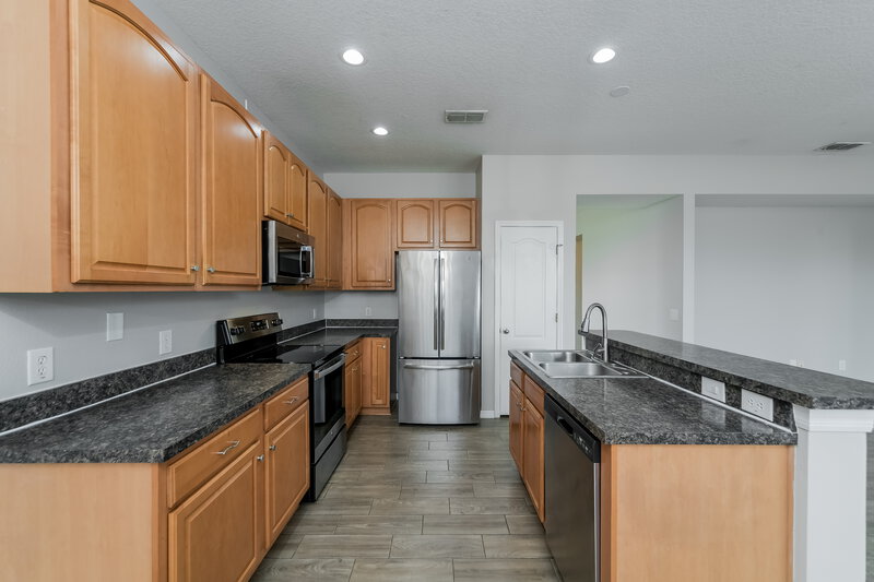 2,095/Mo, 3537 Harlequin Dr Saint Cloud, FL 34772 Kitchen View 2