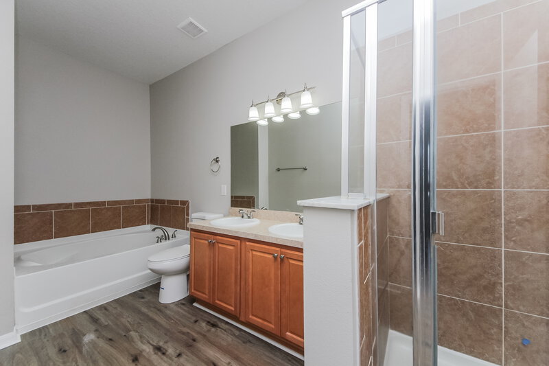 2,230/Mo, 3537 Harlequin Dr Saint Cloud, FL 34772 Bathroom View