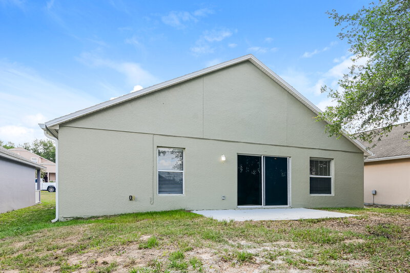 2,015/Mo, 2055 Newtown Rd Groveland, FL 34736 Rear View