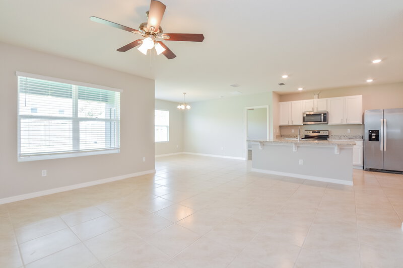 2,335/Mo, 3905 Crimson Clover Dr Mount Dora, FL 32757 Living Room View 4