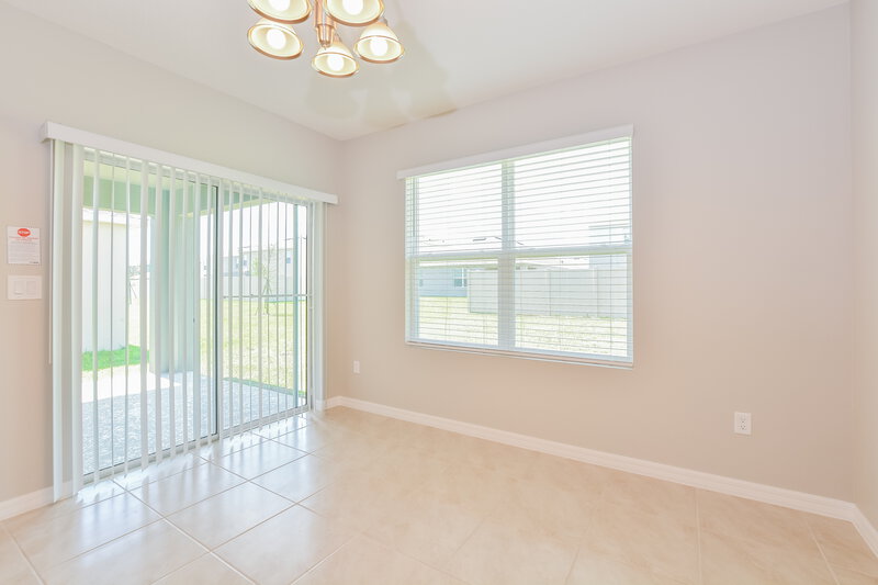 2,335/Mo, 3905 Crimson Clover Dr Mount Dora, FL 32757 Dining Room View 2