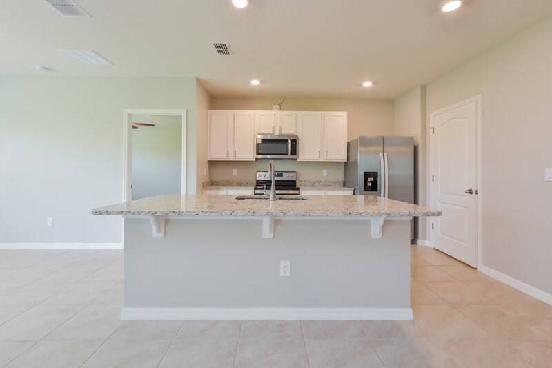 2,335/Mo, 3905 Crimson Clover Dr Mount Dora, FL 32757 Kitchen View