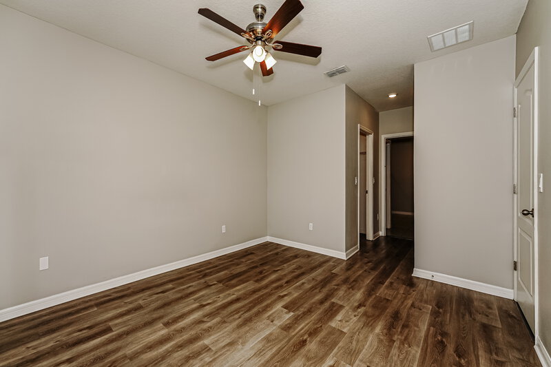 2,410/Mo, 3905 Crimson Clover Dr Mount Dora, FL 32757 Main Bedroom View