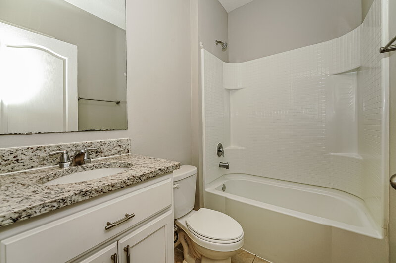 2,410/Mo, 3905 Crimson Clover Dr Mount Dora, FL 32757 Bathroom View