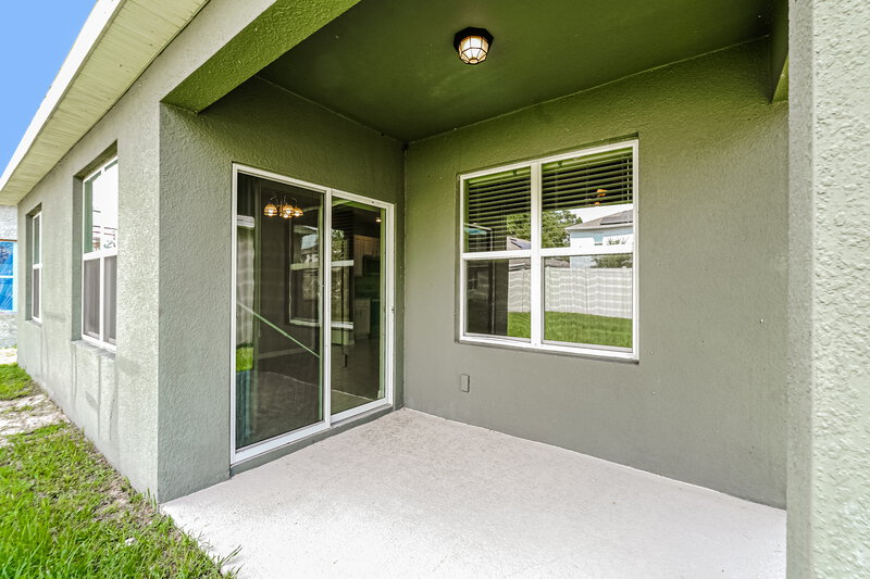 2,410/Mo, 3905 Crimson Clover Dr Mount Dora, FL 32757 Rear View