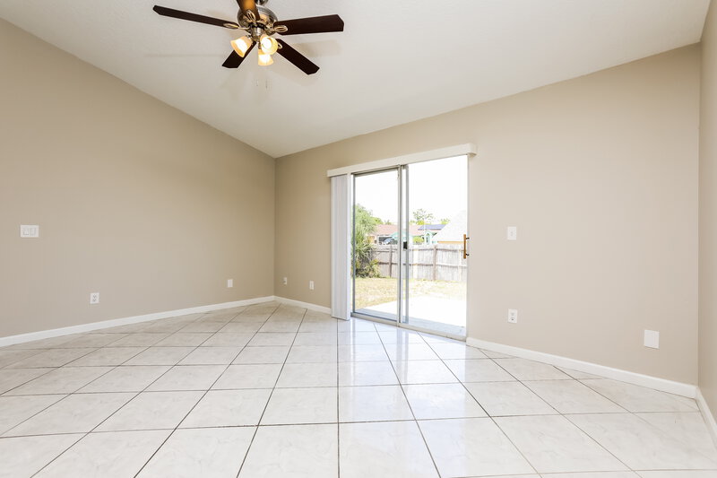 2,440/Mo, 371 Snowshoe Ct Orlando, FL 32835 Living Room View