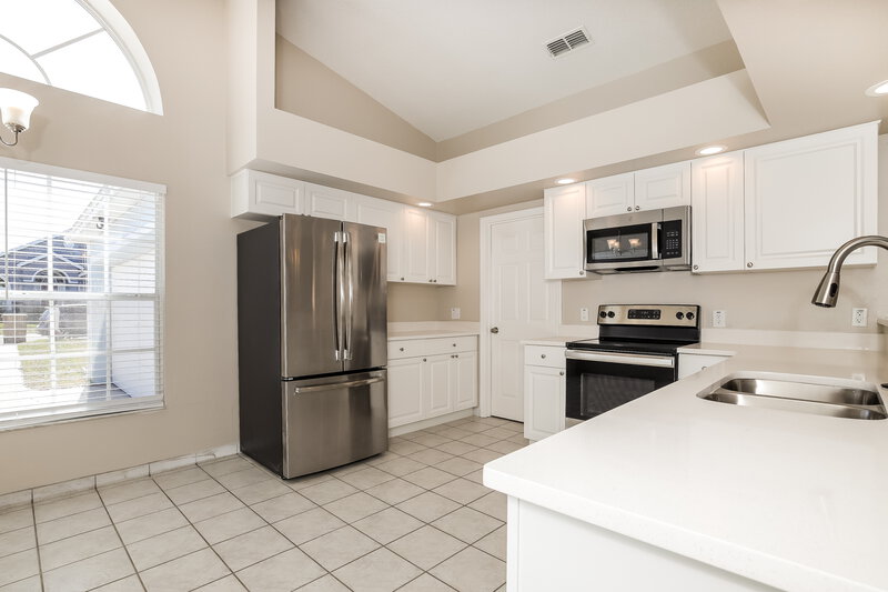 2,285/Mo, 2200 Blackhawk St Clermont, FL 34714 Kitchen View 3