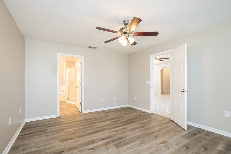 2,285/Mo, 2200 Blackhawk St Clermont, FL 34714 Main Bedroom View