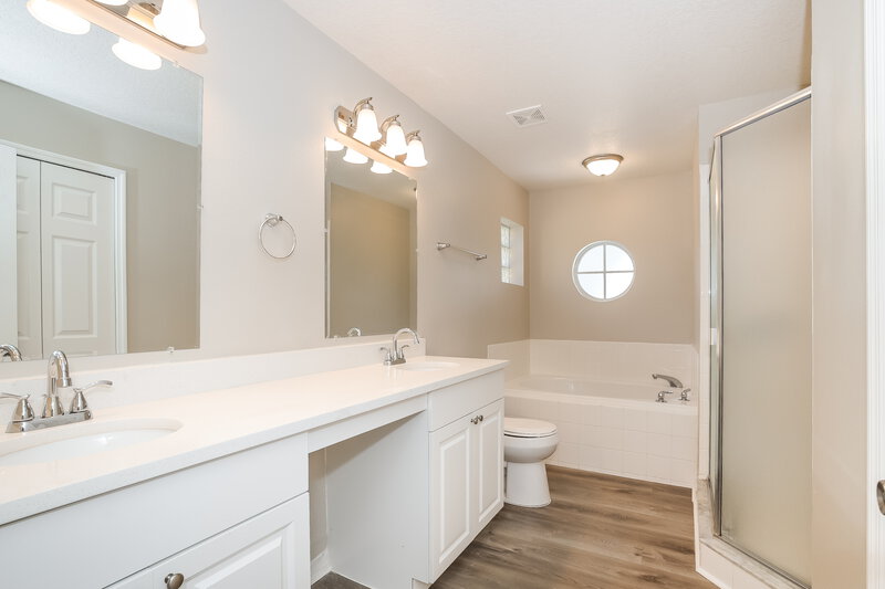 2,285/Mo, 2200 Blackhawk St Clermont, FL 34714 Main Bathroom View