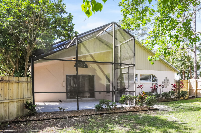 2,390/Mo, 12701 Reverend Hobson Ct Orlando, FL 32828 Rear View 2
