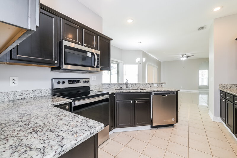 2,360/Mo, 2716 Patrician Cir Kissimmee, FL 34746 Kitchen View 2