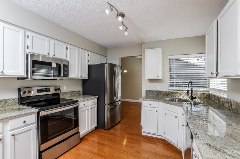 2,355/Mo, 3737 Valencia Grove Ln Orlando, FL 32817 Kitchen View 2