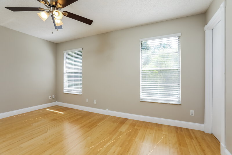 2,355/Mo, 3737 Valencia Grove Ln Orlando, FL 32817 Main Bedroom View 2