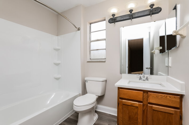 2,355/Mo, 3737 Valencia Grove Ln Orlando, FL 32817 Bathroom View