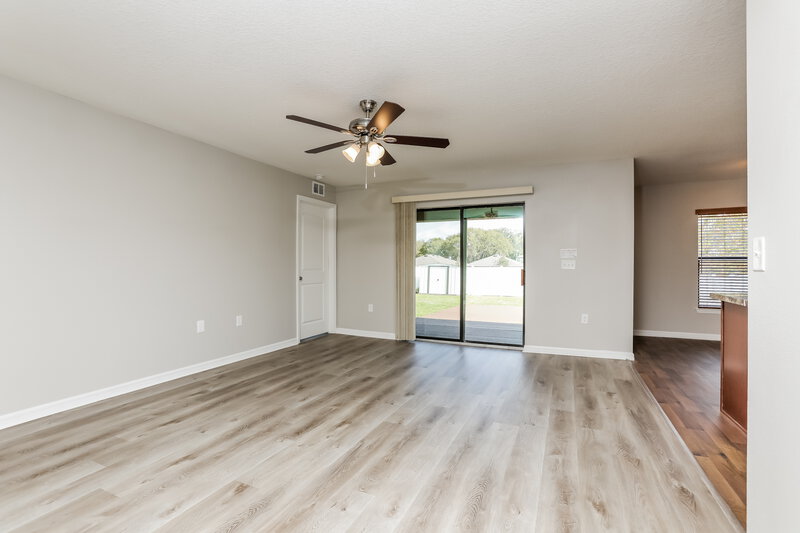 2,015/Mo, 2302 Bexley Dr Tavares, FL 32778 Living Room View