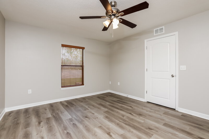 2,015/Mo, 2302 Bexley Dr Tavares, FL 32778 Main Bedroom View