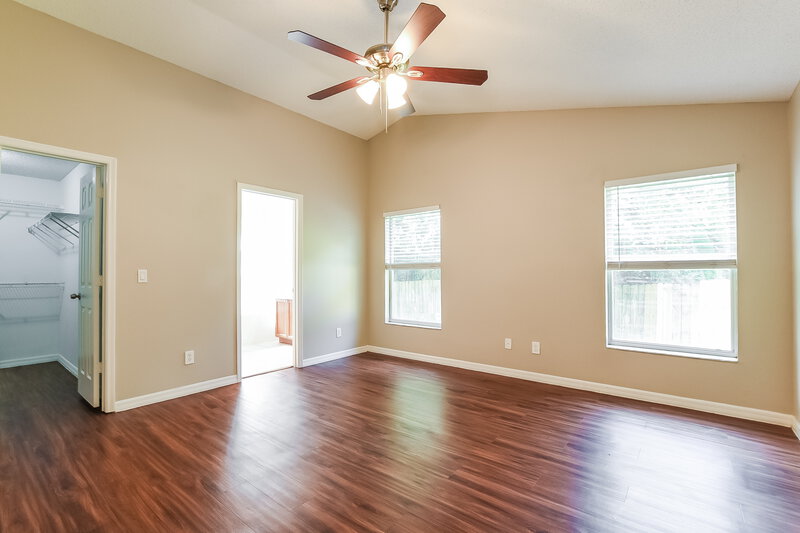 2,475/Mo, 13709 Valleybrooke Ln Orlando, FL 32826 Main Bedroom View
