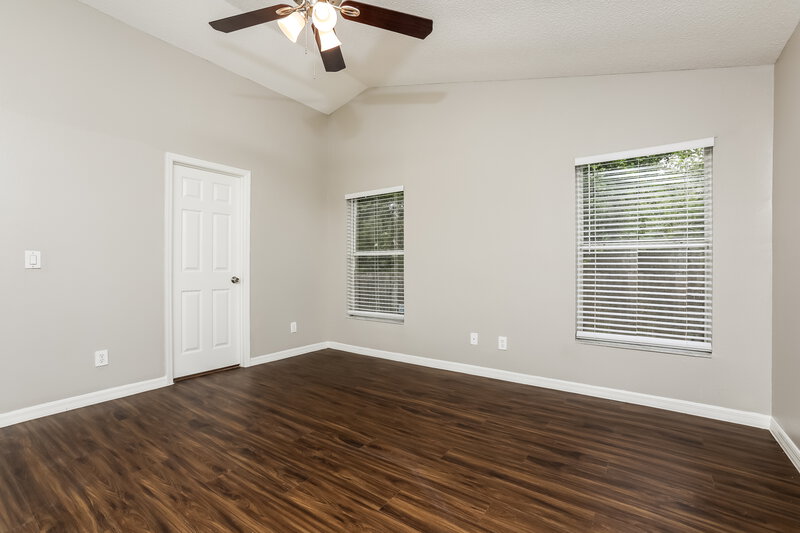 2,500/Mo, 13709 Valleybrooke Ln Orlando, FL 32826 Main Bedroom View