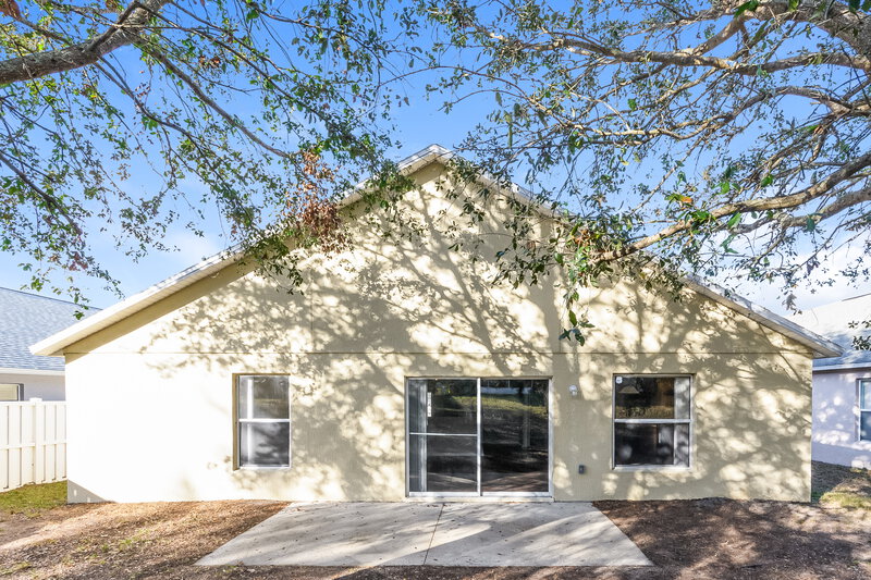 1,860/Mo, 1090 Bluegrass Dr Groveland, FL 34736 Rear View