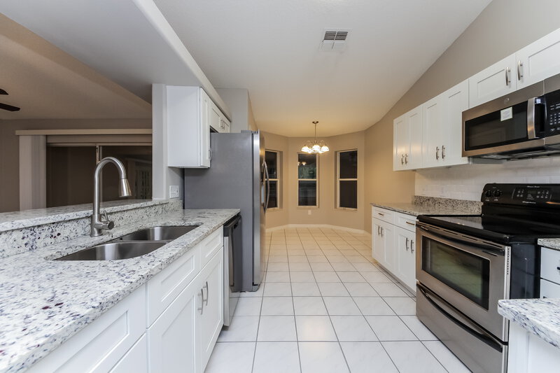 2,230/Mo, 2847 Middleton Cir Kissimmee, FL 34743 Kitchen View
