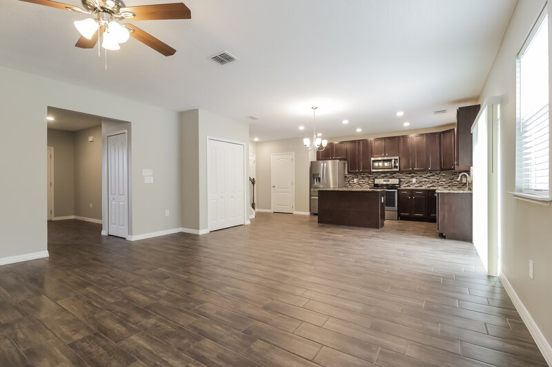 2,325/Mo, 1450 Sterns Dr Leesburg, FL 34748 Living Room View 2