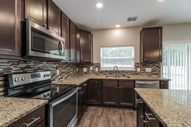 2,325/Mo, 1450 Sterns Dr Leesburg, FL 34748 Kitchen View