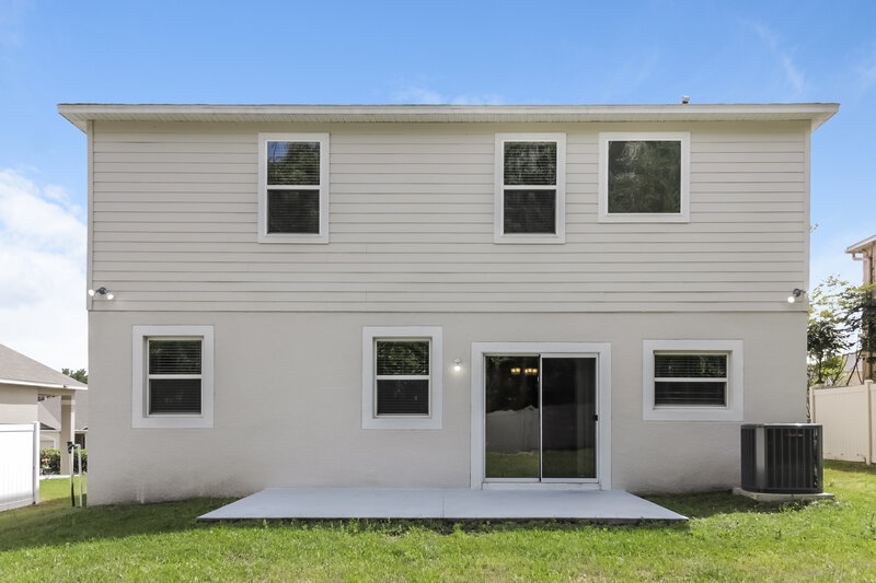 2,325/Mo, 1450 Sterns Dr Leesburg, FL 34748 Rear View