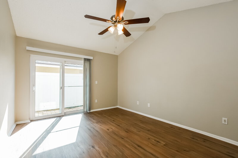 2,395/Mo, 3304 S St Lucie Dr Casselberry, FL 32707 Main Bedroom View