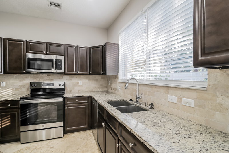 2,605/Mo, 395 Lancer Oak Dr Apopka, FL 32712 Kitchen View