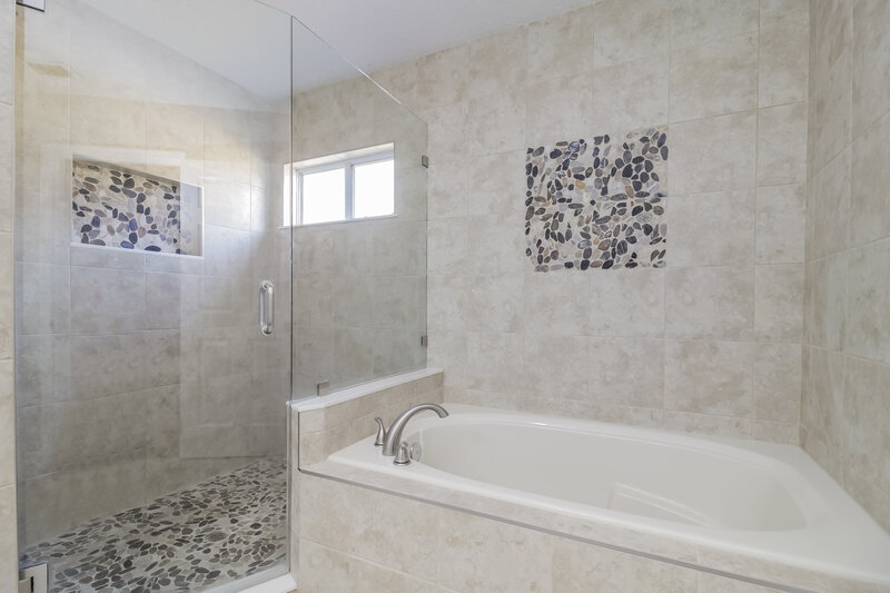 2,605/Mo, 395 Lancer Oak Dr Apopka, FL 32712 Main Bathroom View