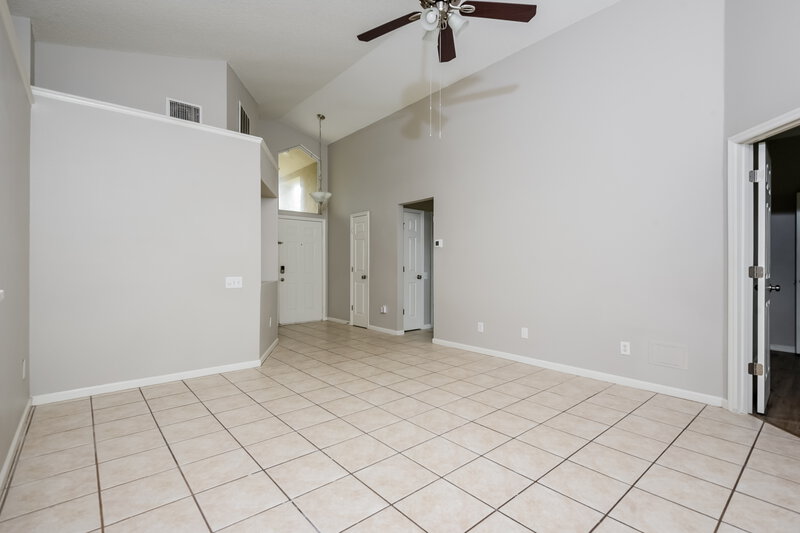 2,380/Mo, 2845 Oak Shore Rd Oviedo, FL 32766 Living Room View 2