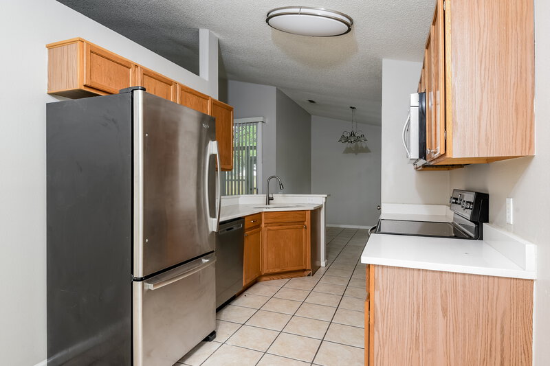 2,380/Mo, 2845 Oak Shore Rd Oviedo, FL 32766 Kitchen View 2