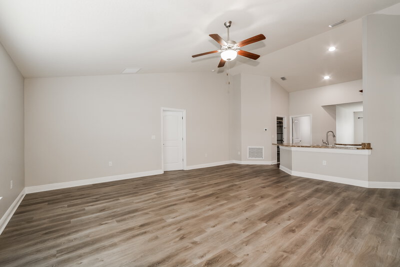 1,975/Mo, 509 Edith Dr Fruitland Park, FL 34731 Living Room View