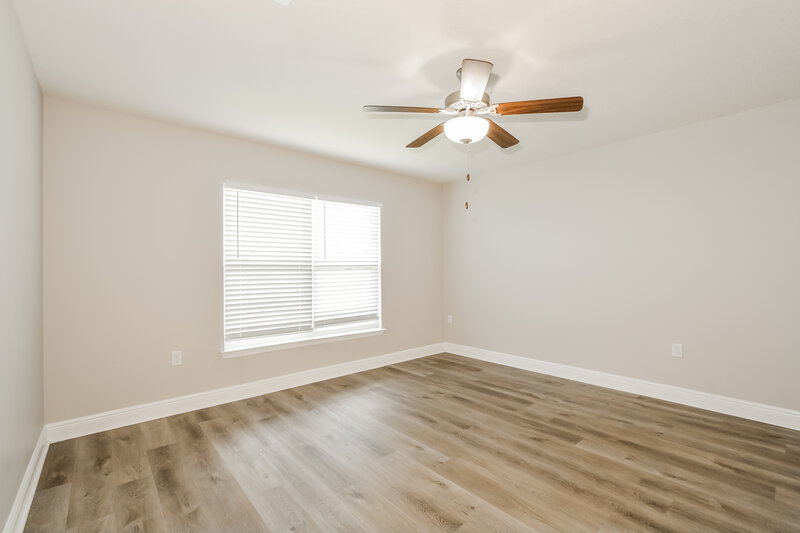 1,975/Mo, 509 Edith Dr Fruitland Park, FL 34731 Main Bedroom View
