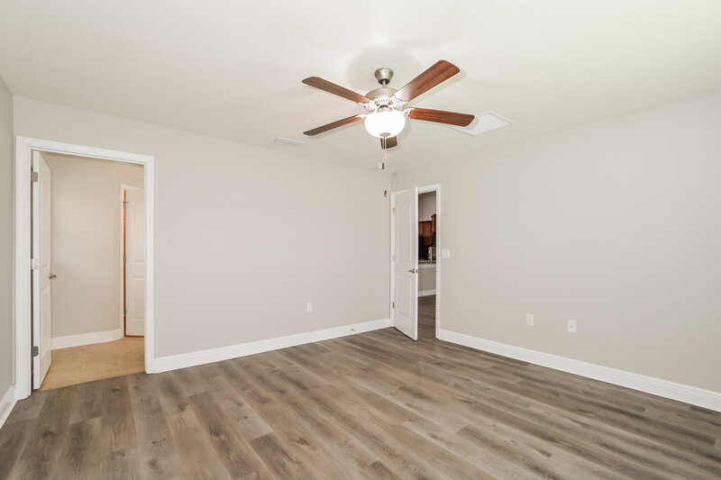 1,975/Mo, 509 Edith Dr Fruitland Park, FL 34731 Main Bedroom View 2