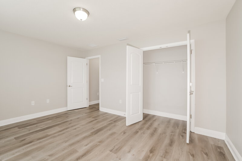 1,975/Mo, 509 Edith Dr Fruitland Park, FL 34731 Bedroom View 2
