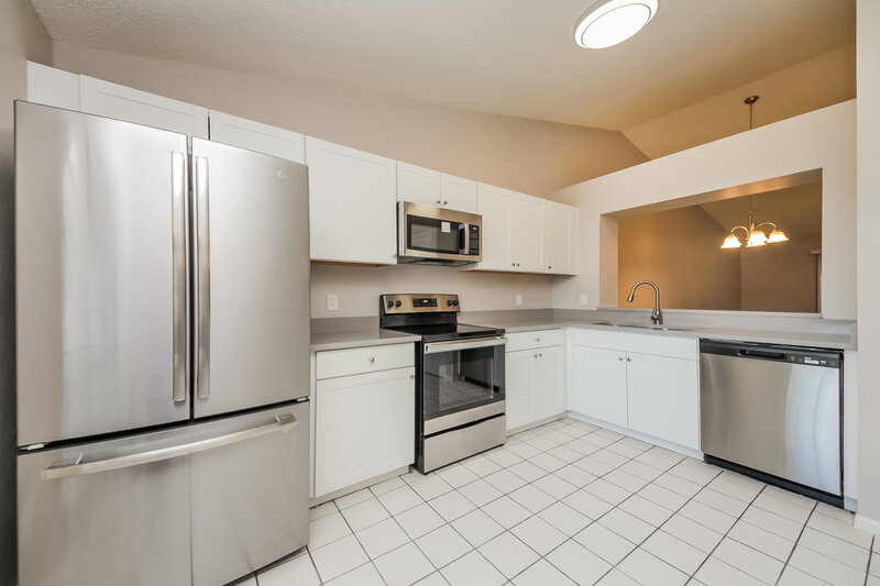 3,310/Mo, 2468 Albaca Dr Orlando, FL 32837 Kitchen View