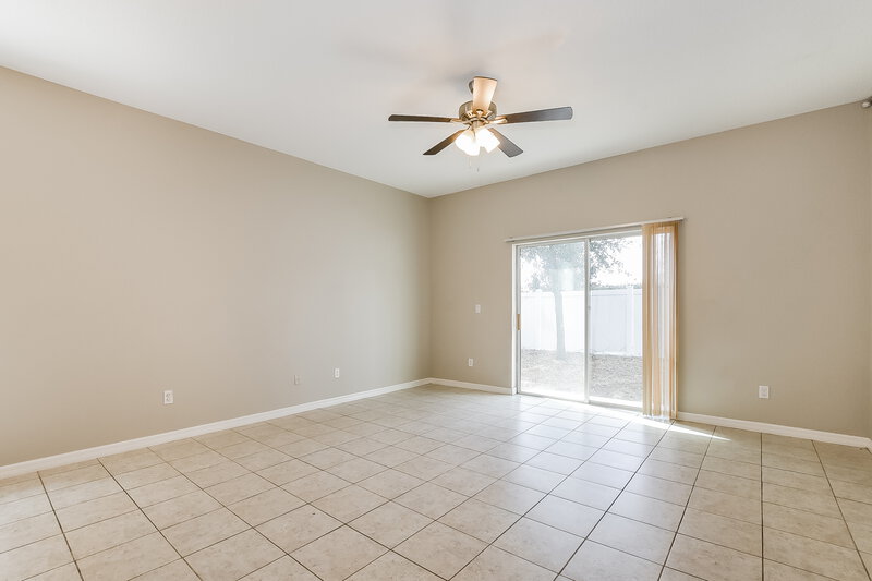 1,920/Mo, 1016 Atlantic Ave Fruitland Park, FL 34731 Living Room View 2