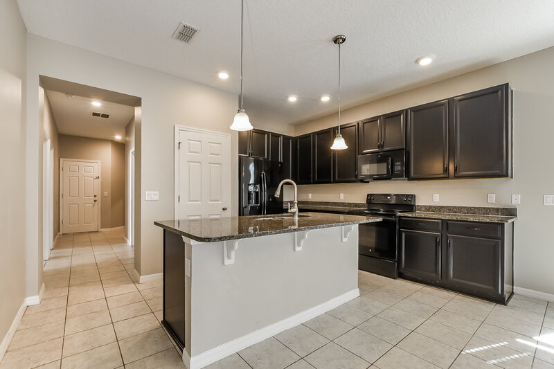 1,920/Mo, 1016 Atlantic Ave Fruitland Park, FL 34731 Kitchen View