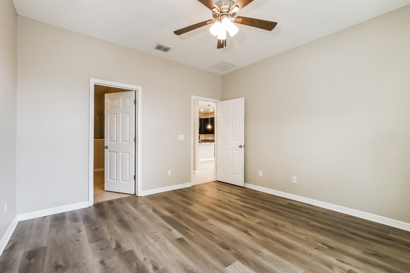 1,920/Mo, 1016 Atlantic Ave Fruitland Park, FL 34731 Main Bedroom View 2