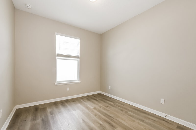 1,920/Mo, 1016 Atlantic Ave Fruitland Park, FL 34731 Bedroom View