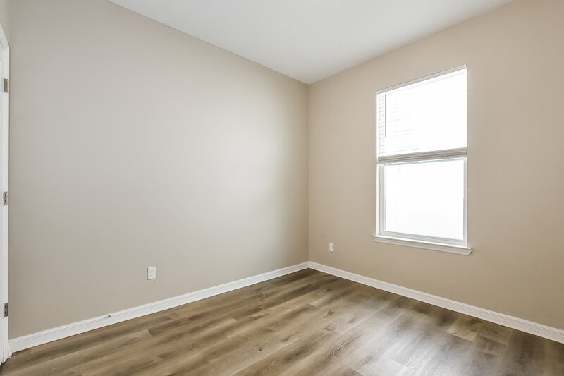 1,920/Mo, 1016 Atlantic Ave Fruitland Park, FL 34731 Bedroom View 3