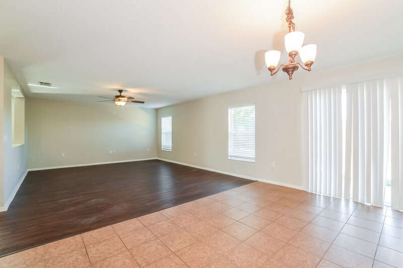1,935/Mo, 1729 Strathmore Cir Mount Dora, FL 32757 Dining Room View