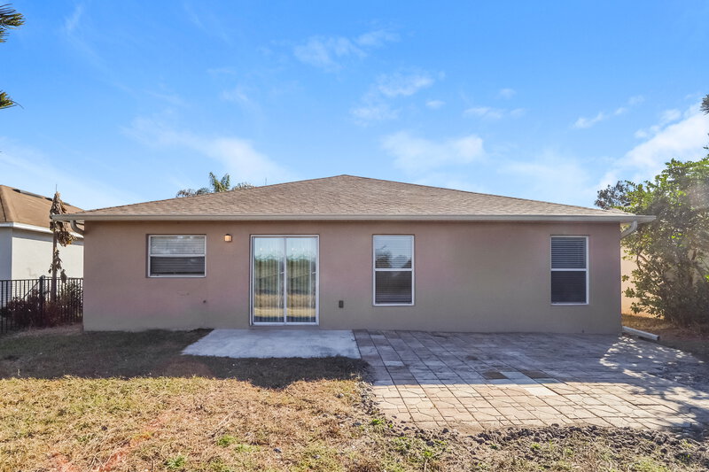 1,935/Mo, 1729 Strathmore Cir Mount Dora, FL 32757 Rear View
