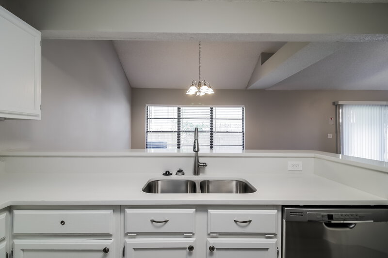 2,480/Mo, 472 Amethyst Way Lake Mary, FL 32746 Kitchen View 2